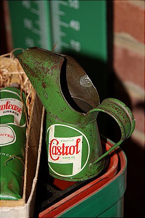 CASTROL (Half Pint) - click to enlarge